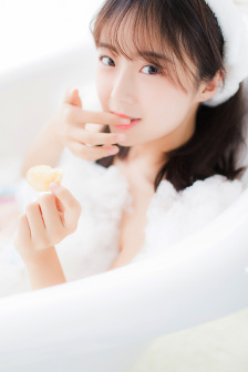 满床春水